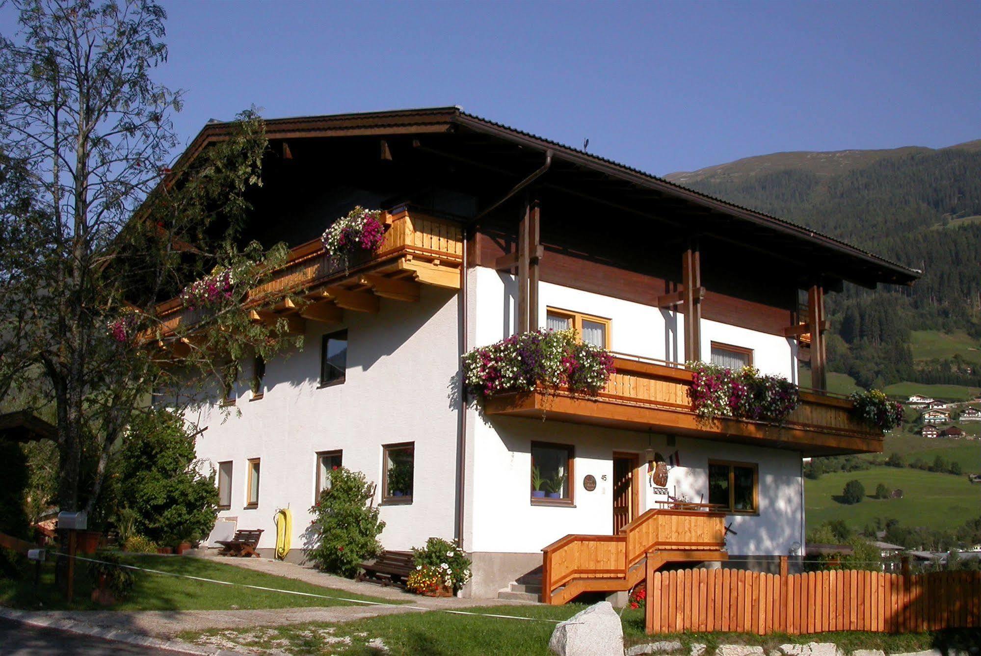 Pension Kristall Bramberg am Wildkogel Luaran gambar